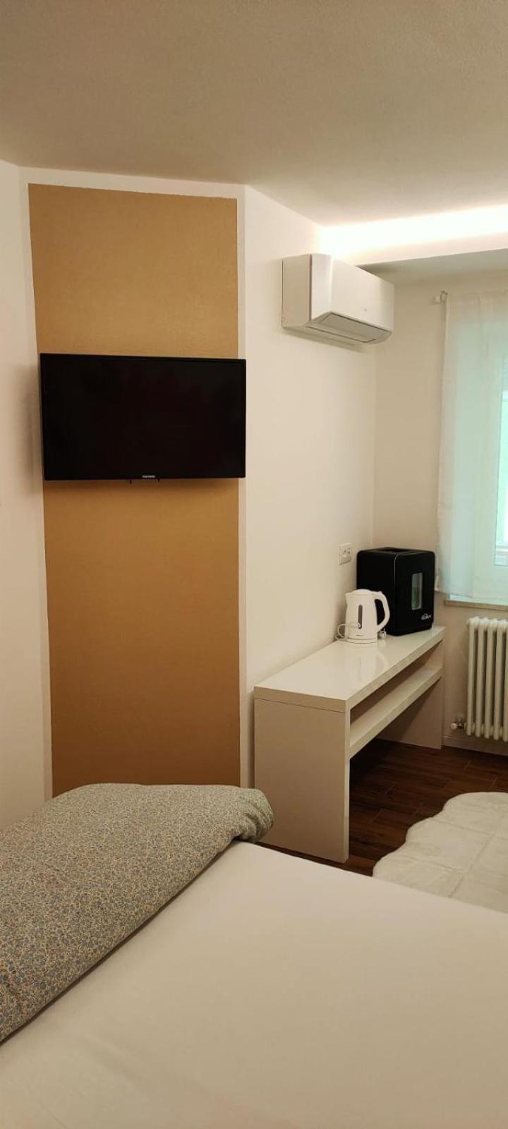 Bed and Breakfast Casa Pitem Torbole Sul Garda Habitación foto